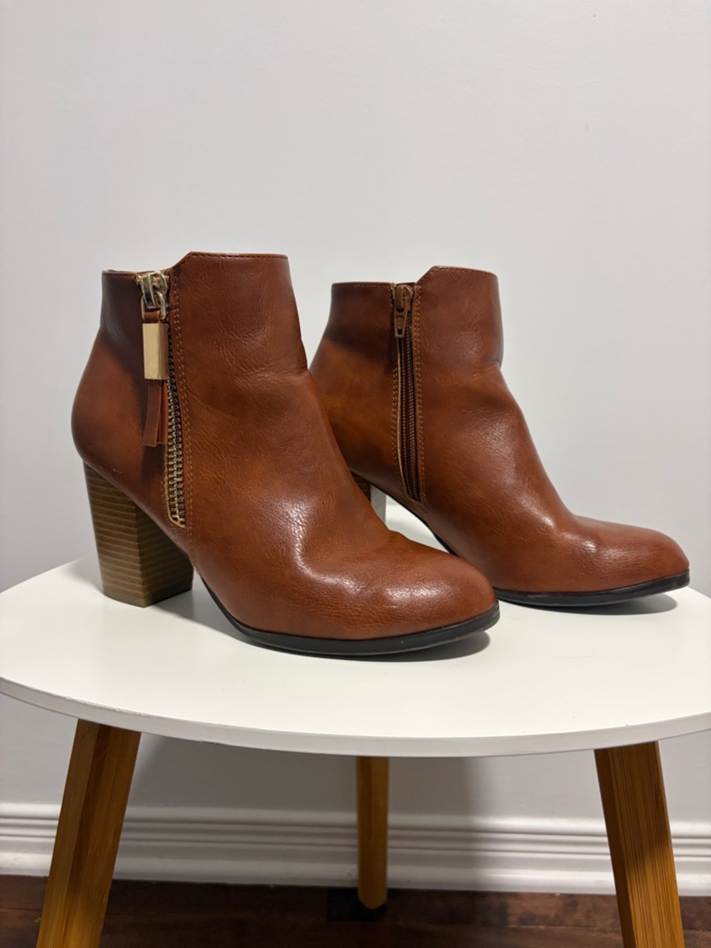 Women’s Brown Leather Zip-Detail Ankle Booties
